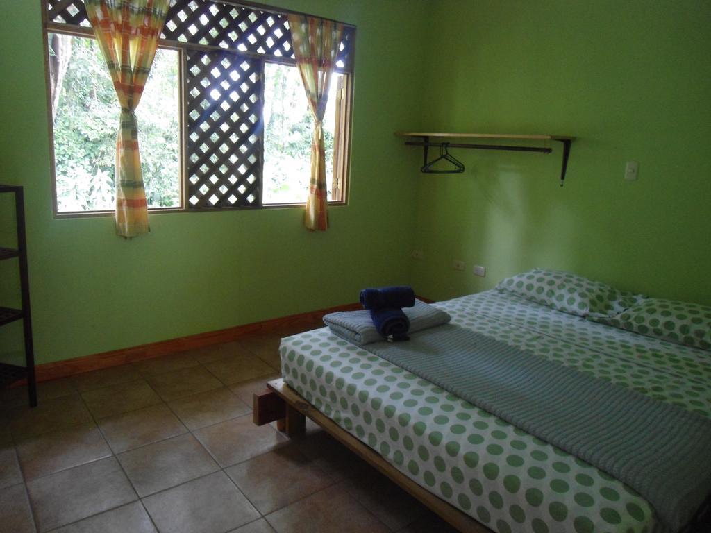 Хостел Las Casitas De Playa Negra Puerto Viejo de Talamanca Екстер'єр фото