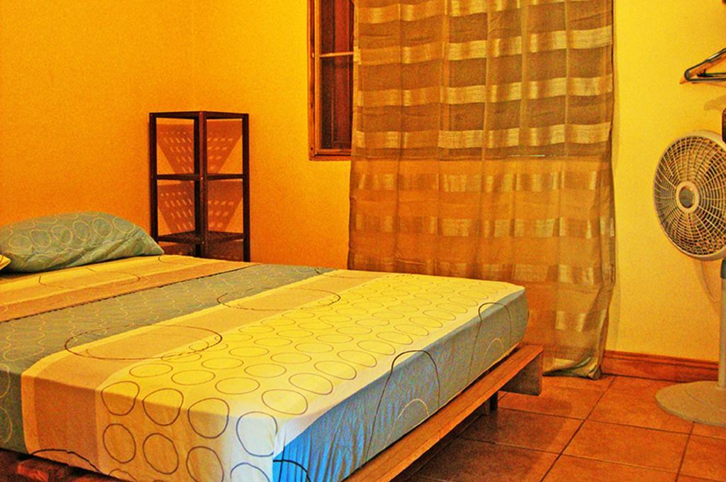 Хостел Las Casitas De Playa Negra Puerto Viejo de Talamanca Екстер'єр фото