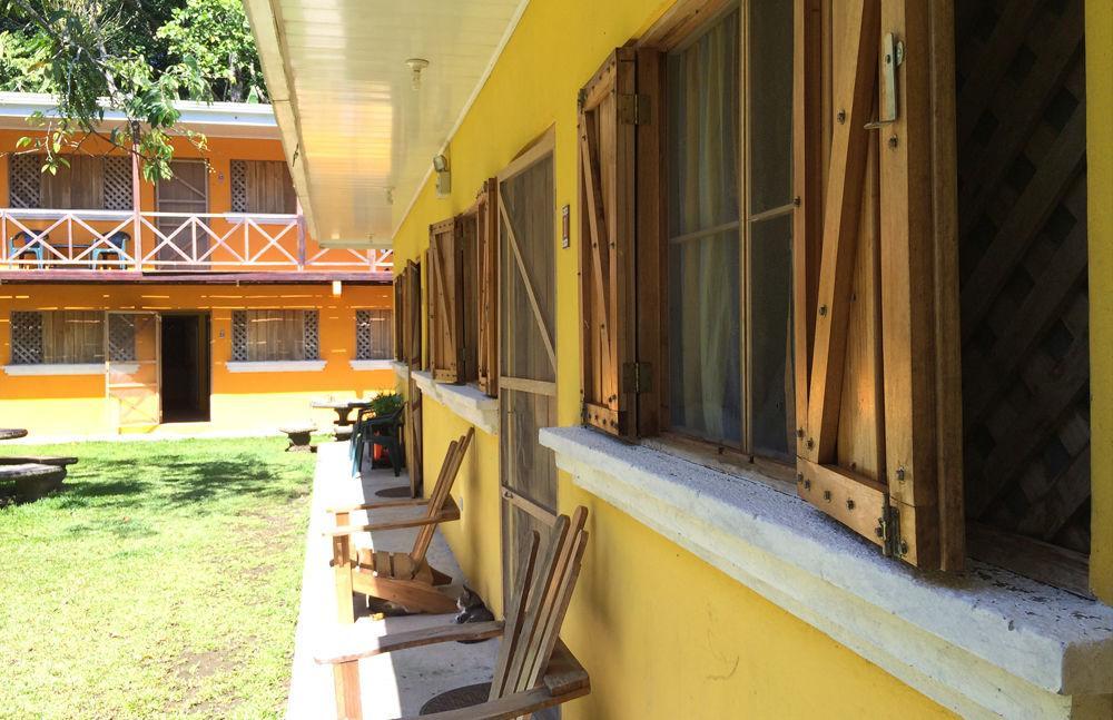 Хостел Las Casitas De Playa Negra Puerto Viejo de Talamanca Екстер'єр фото