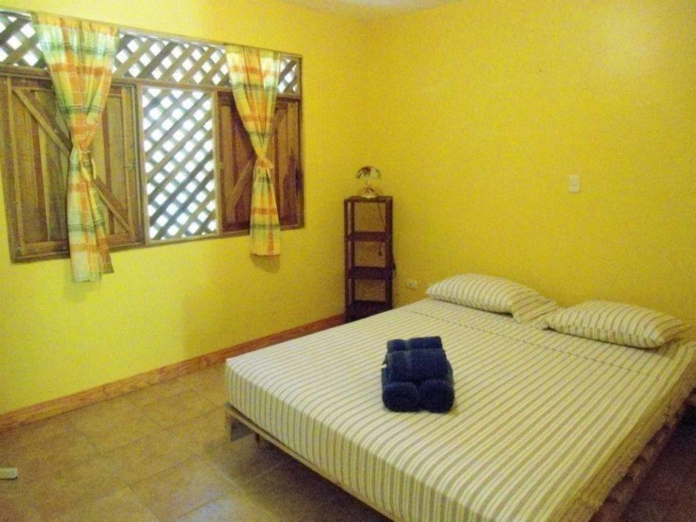 Хостел Las Casitas De Playa Negra Puerto Viejo de Talamanca Екстер'єр фото