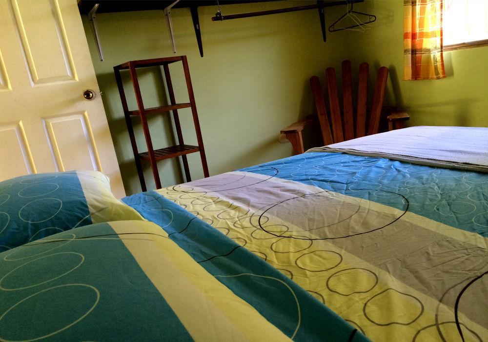 Хостел Las Casitas De Playa Negra Puerto Viejo de Talamanca Екстер'єр фото