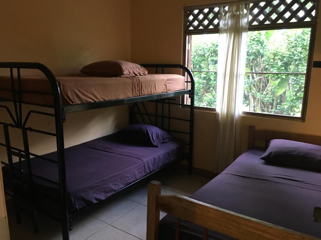 Хостел Las Casitas De Playa Negra Puerto Viejo de Talamanca Екстер'єр фото