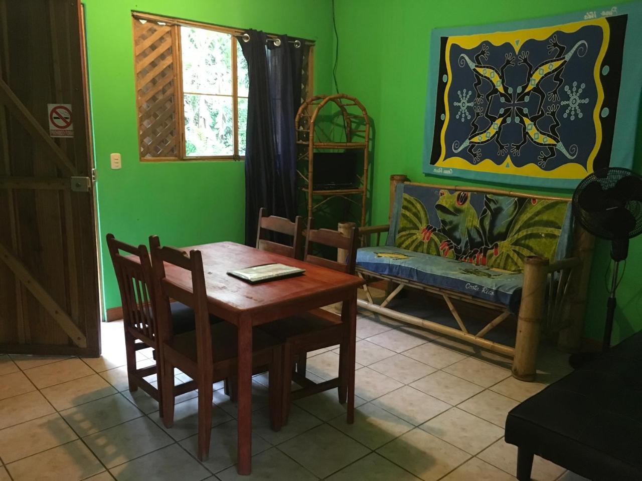 Хостел Las Casitas De Playa Negra Puerto Viejo de Talamanca Екстер'єр фото